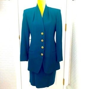 Cassandra Couture by Le Monde emerald green 💯 wool skirt suit. Lined.Size 6 EUC